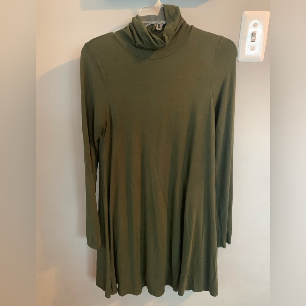 Women’s Lulu’s Olive Green Turtleneck Dress